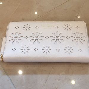 NWT Kate Spade Megan wallet